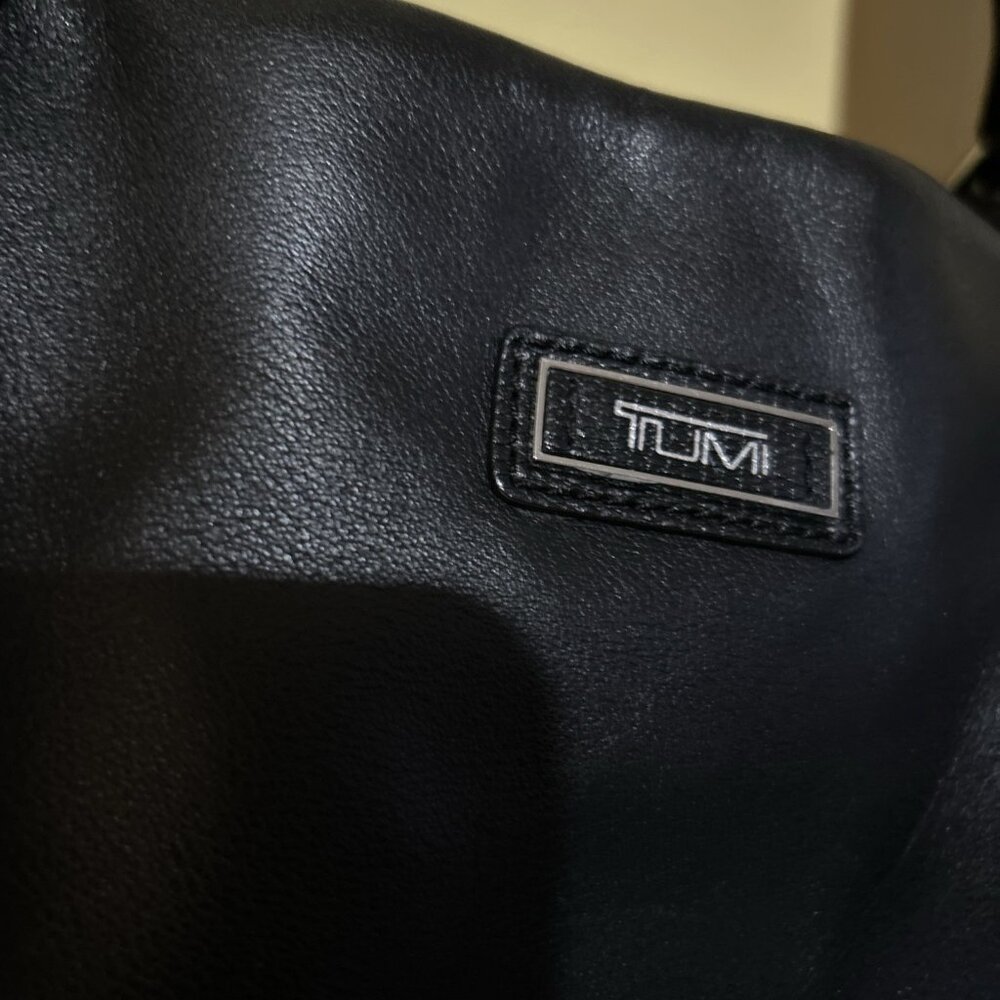 TUMI Sinclair Camilla Commuter Brief Black Leather Laptop Work Bag Tote Key Fob - Picture 4 of 16
